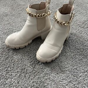 Steve Madden Cream Ankle Boots with Gold Chain